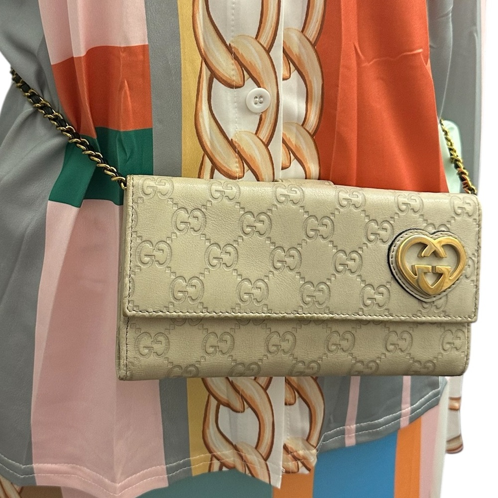 Gucci Cream Embossed GG Leather Wallet with Gold Heart Logo - Picture 2 of 4